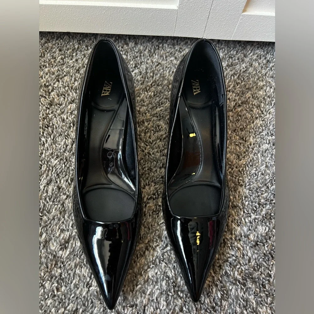 Zara Women’s Black Patent Pumps‎ Heels Size EU 39